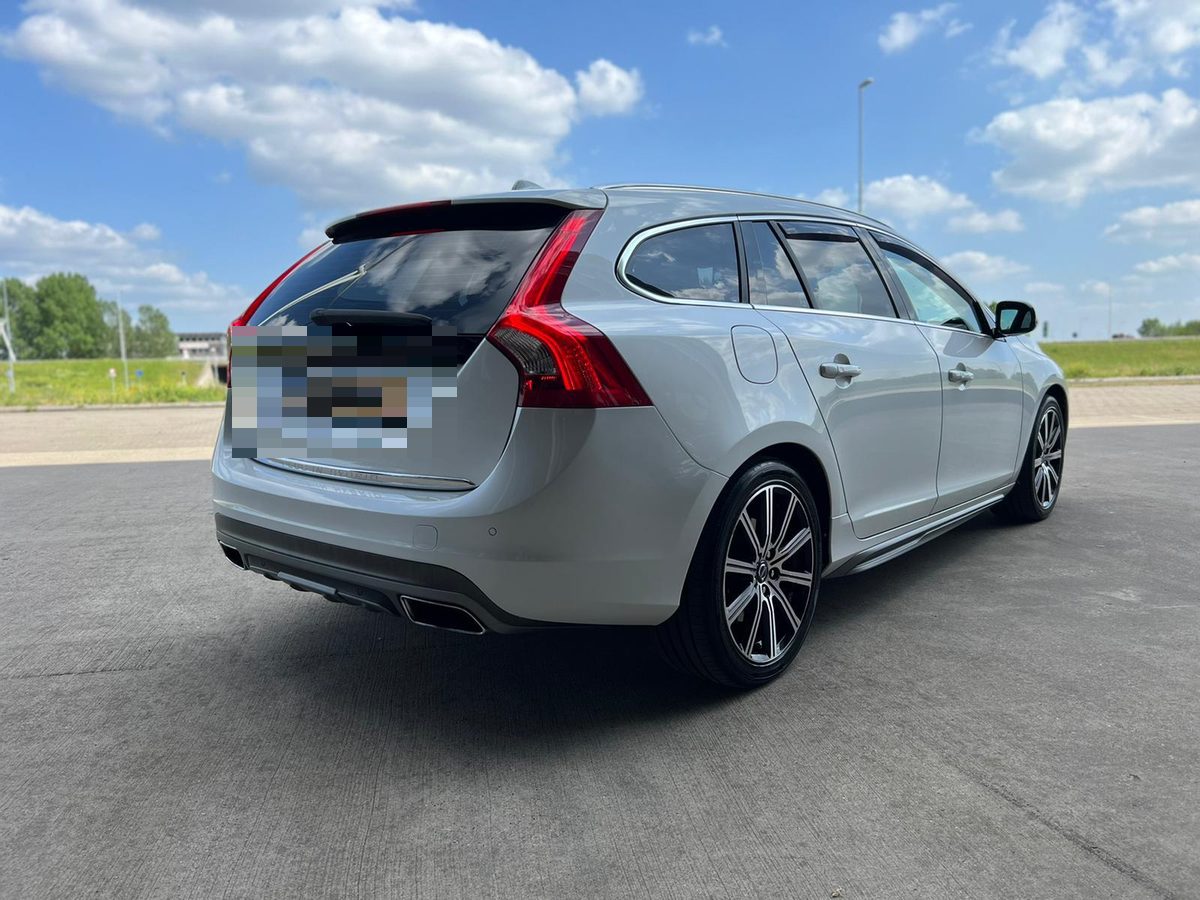 Volvo V60 gris